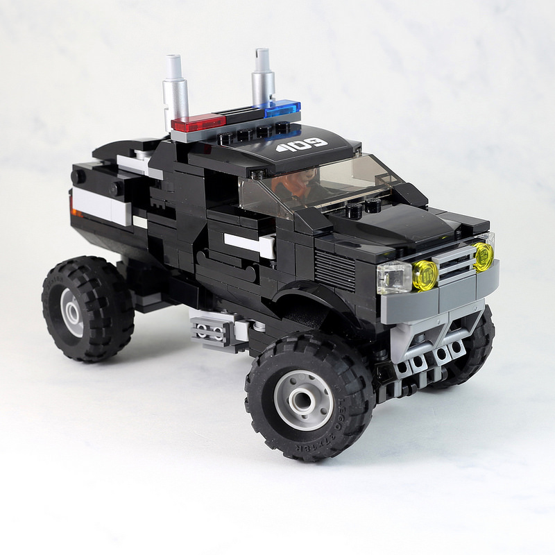 Police Jeep Mecha 警用吉普變型機甲