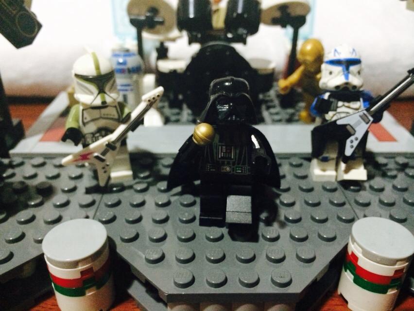 主唱黑武士，從小最愛就是他了