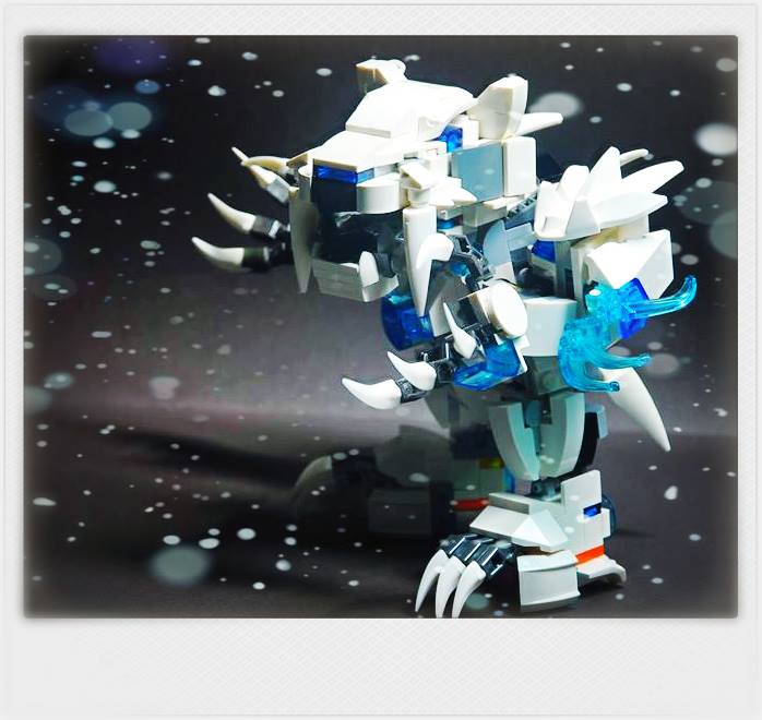 由於為1。0試作型， 故欠缺長距離武器， 所以只能執行偵測及近戰工作