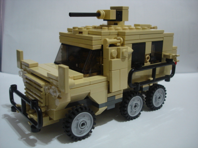 "保護者" 6輪裝甲兵車