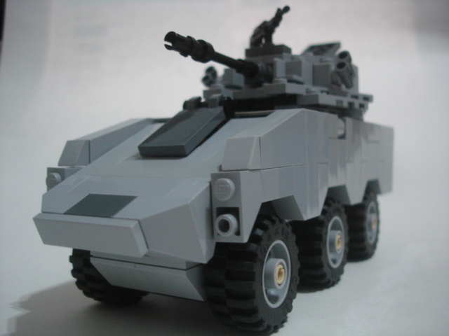巴提斯軍工新貨上市 - 輪甲車 - 狼